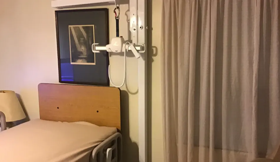 how to properly lift a patient